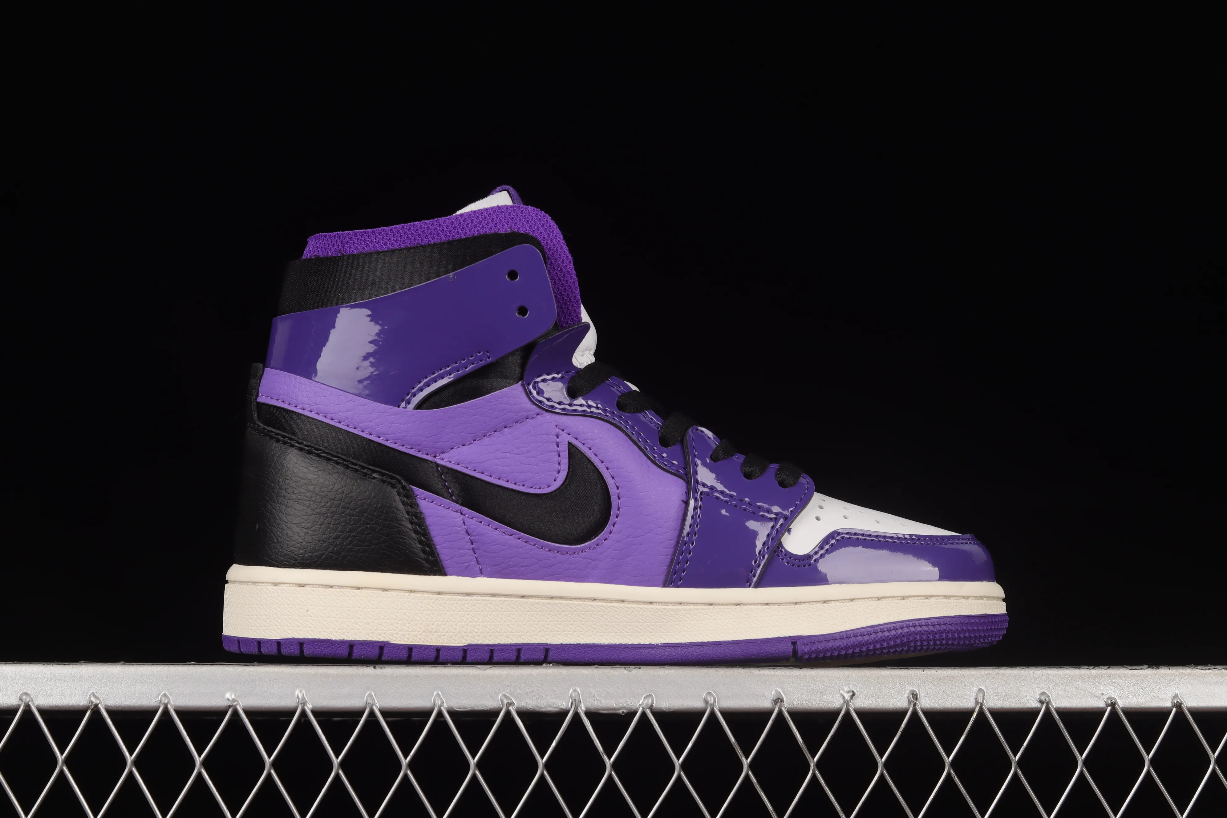 All categories Air Jordan Jordan series basketball shoes Air Jordan 1 High Air Jordan 1 Zoom CMFT AJ Joe 1 black and purple color CT0979-505